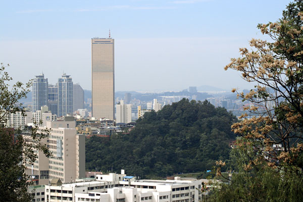 Blick über Seoul vom Dalmasa Tempel